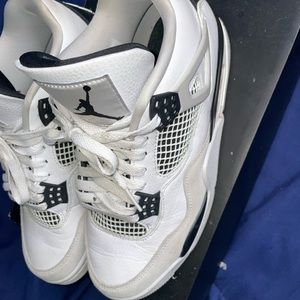 2022 AIR JORDAN RETRO 4 “MILITARY BLACK”